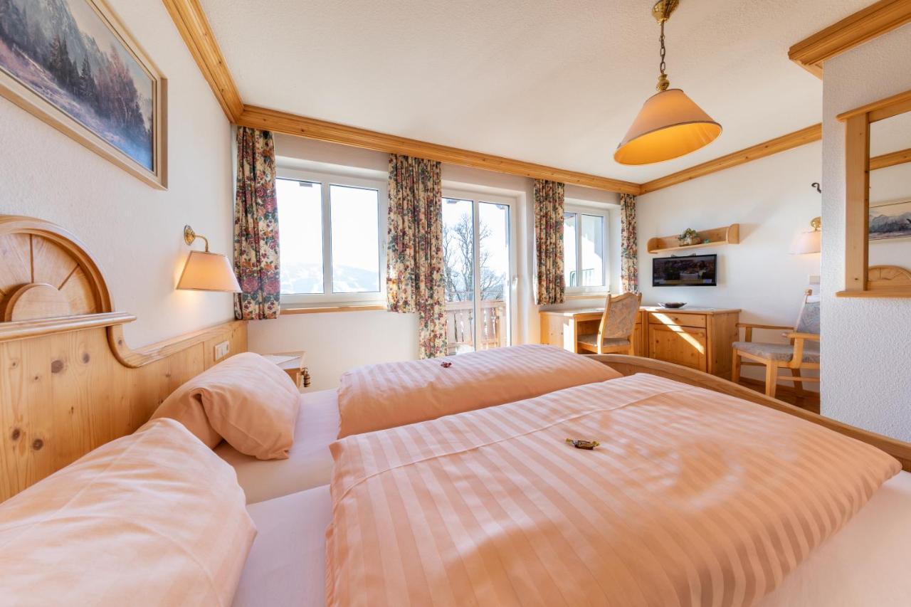 람자우 암 다흐스타인 Alpenhof B&B 외부 사진