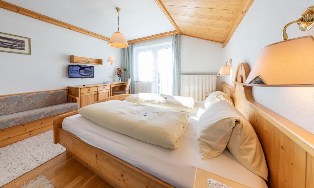 람자우 암 다흐스타인 Alpenhof B&B 외부 사진