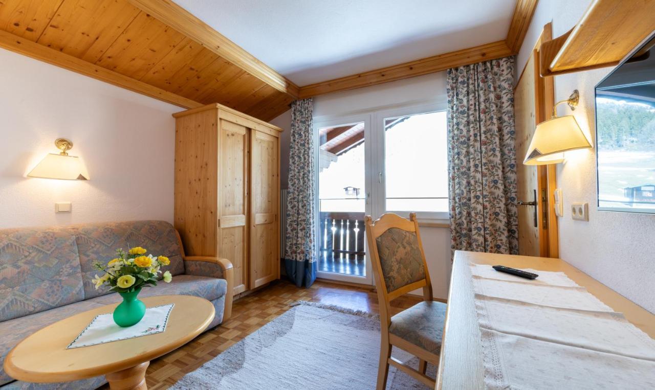 람자우 암 다흐스타인 Alpenhof B&B 외부 사진